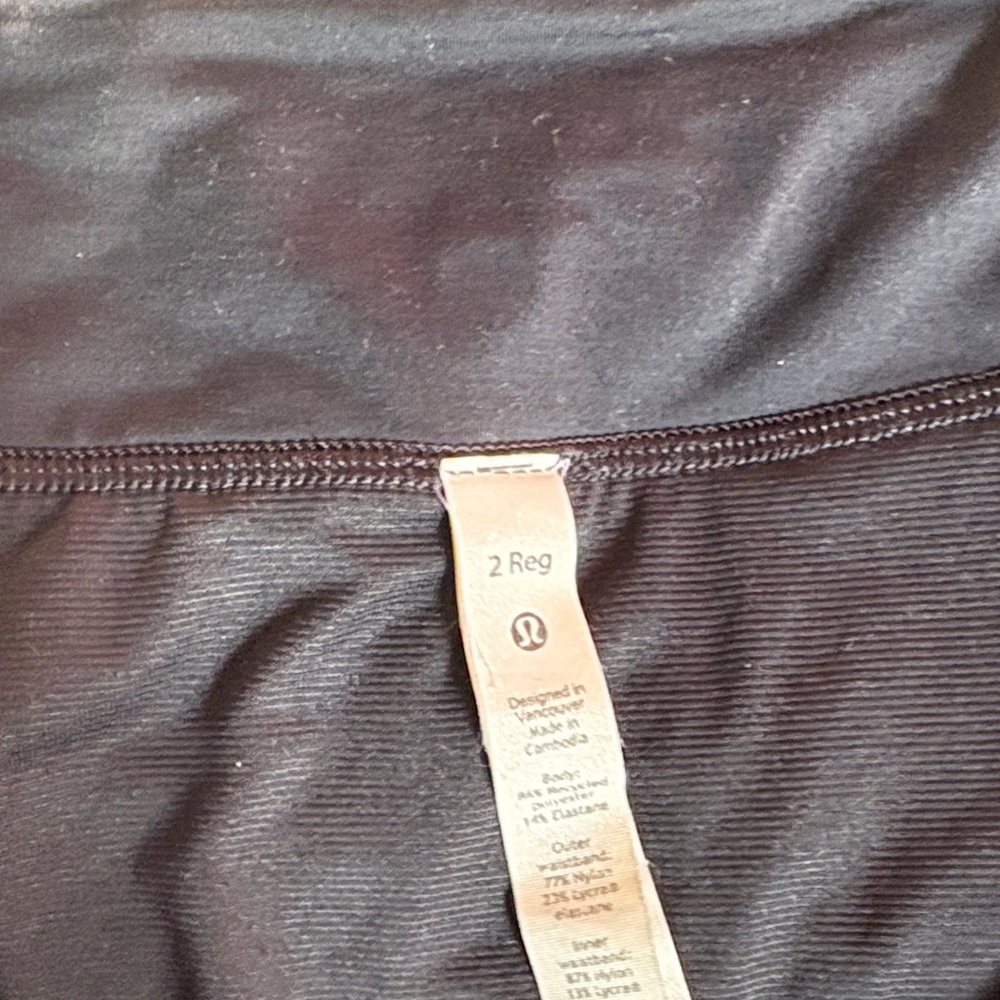 LuluLemon Women’s Black Camo Active Running Shorts - Picture 2 of 3